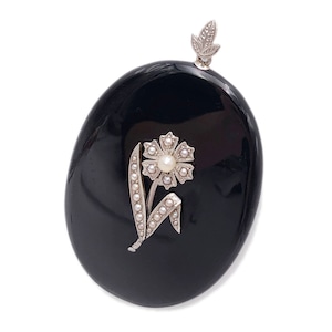 Victorian Black Onyx Locket 14k Gold Pearl