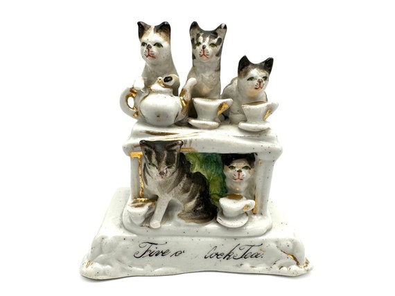 FIVE O'CLOCK TEA 猫のお茶会 置物　2点 アンティークフェアリングの置物「5時のお茶会の子猫たち」 - Etsy 日本