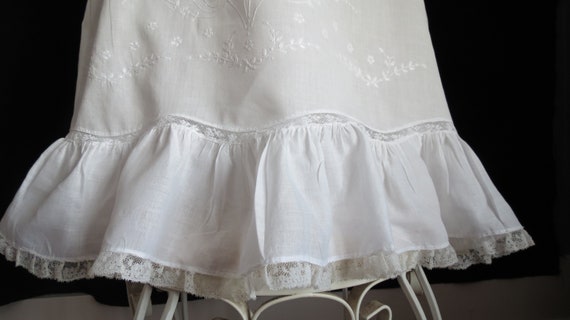 Gorgeous full length vintage/antique embroidered … - image 4