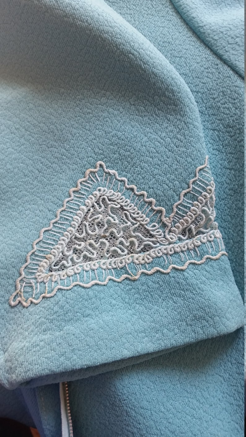 Susan Parsons Sydney retro crimp knit cerulean blue dress with lace feature size 18