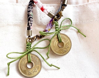 Purified & Prayed 5 yen Kimono cord charm green thread / Fortune Japanese gift, Zen five yen goen go en / Random year, Bag charm GN