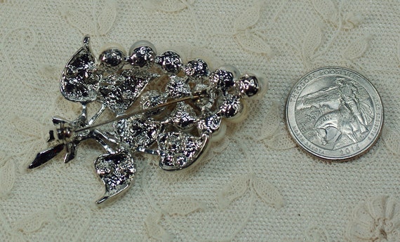 Vintage Rhinestone Pearl Brooch, Silver Rhineston… - image 7