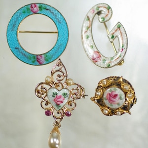Broche Guilloché (lote de 4 piezas por menos de 60), núcleo de hada de las flores, broches para cumpleaños, graduación, regalos por menos de 50, broches botánicos vintage franceses.
