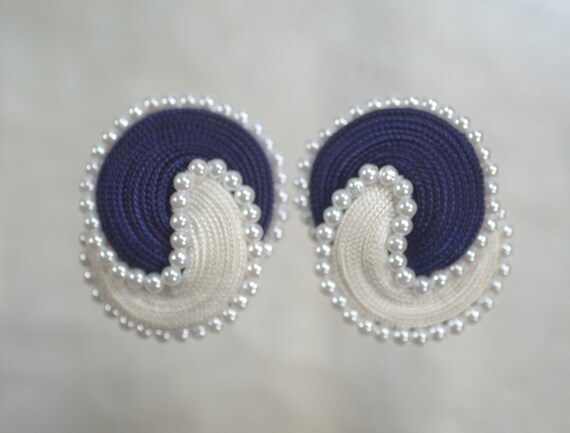 Vintage Navy Ivory Clip Earrings, 1980's Large Be… - image 2