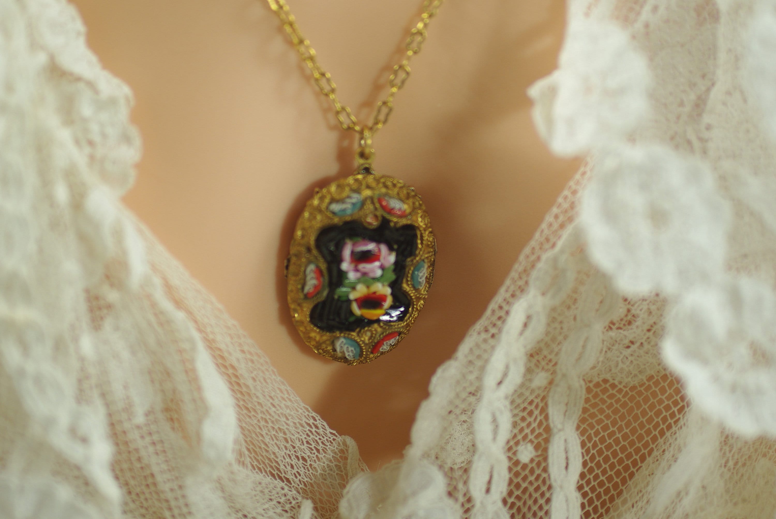 イタリア製マイクロモザイクのユニークなペンダント、アップサイクル