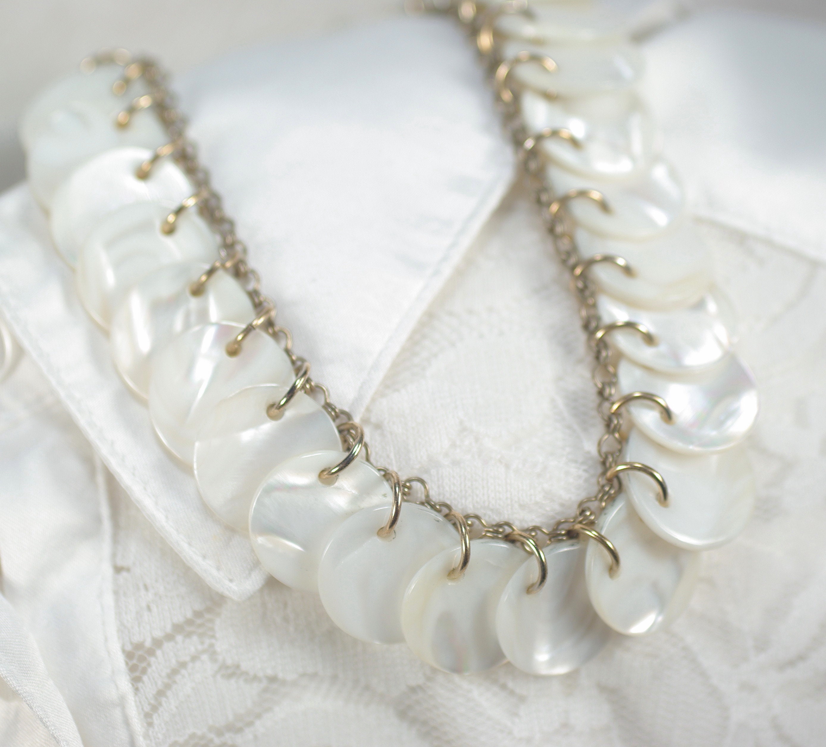 Pearl Disc Necklace Iridescent Pearl 
