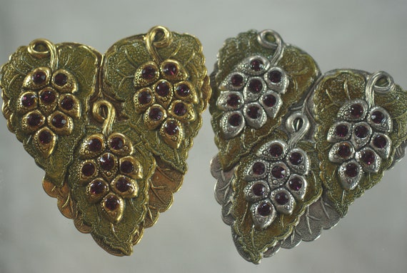 Vintage Grape Leaf Rhinestone Brooch, Hand Painte… - image 3