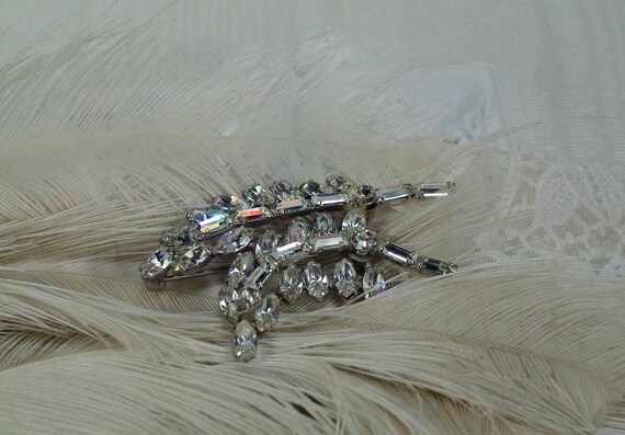 Vintage Rhinestone Leaf Brooch, Double Leaf Rhine… - image 7