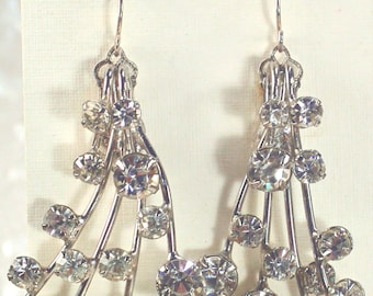 Pendientes de araña con diamantes de imitación personalizados: joyas de boda únicas de los años 50, pendientes vintage reciclados.