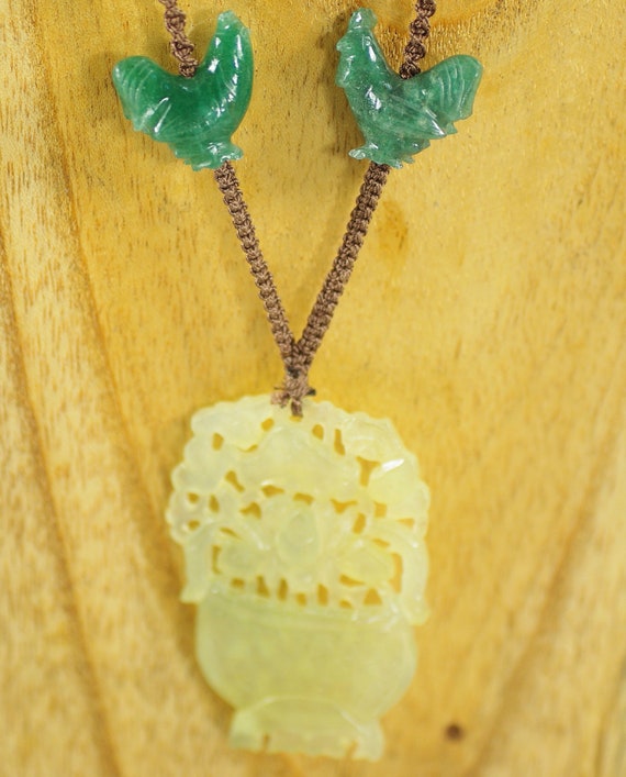 Vintage Hand Carved Jade Necklace: 1940's Jade for Jewelry Parts