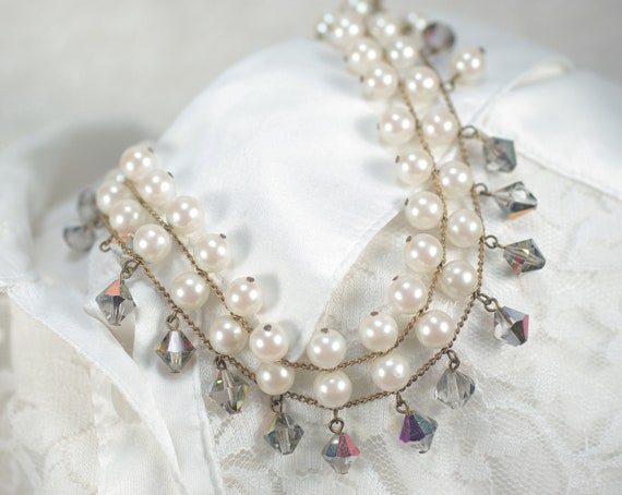 Vintage Genuine White Pearl Bib Necklace With Crystal  White Pearl & crystal bib necklace vintage . display picture 1