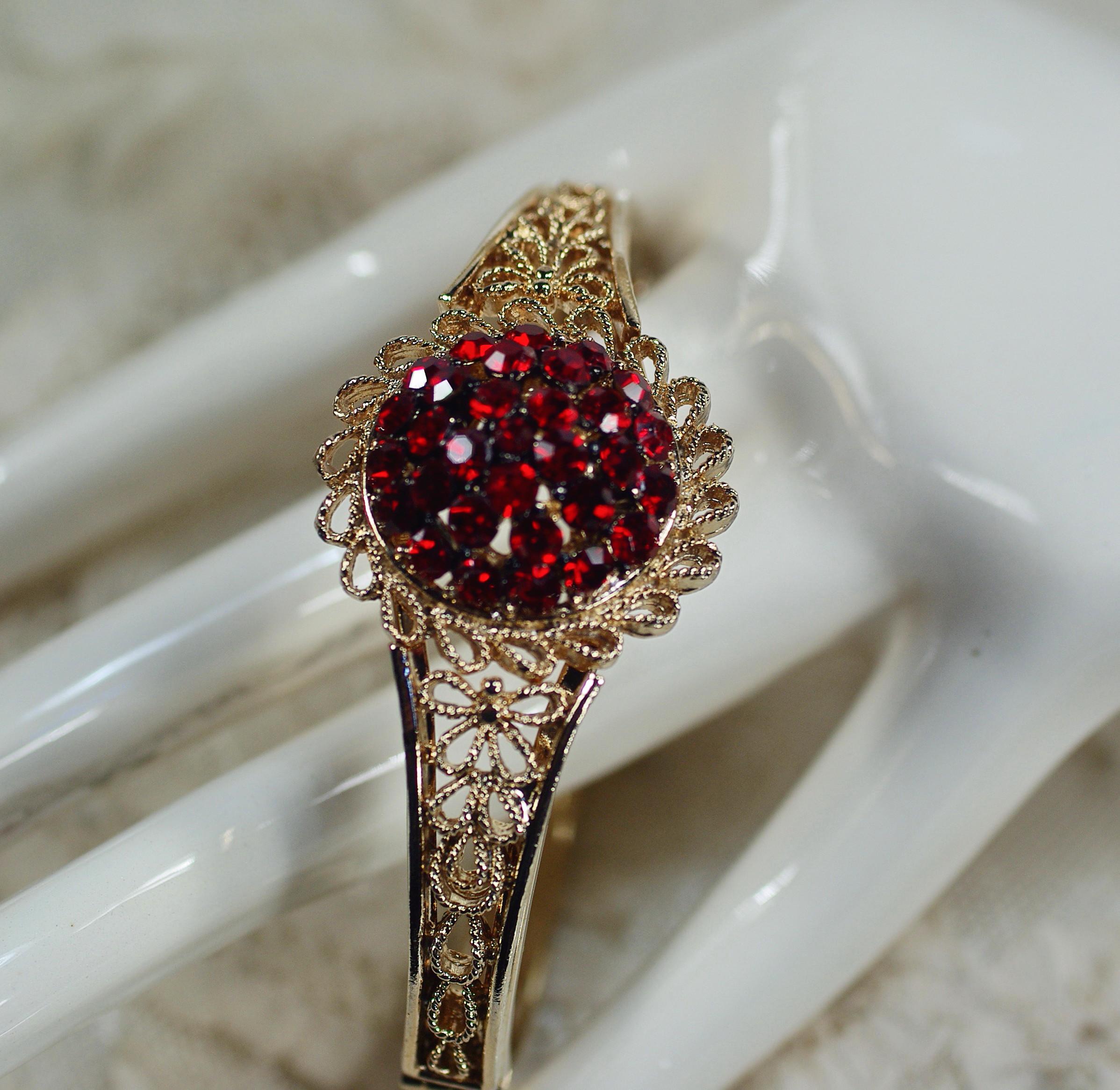 Reflective Ornate Filigree 21K Gold Bangle Bracelet – Andaaz