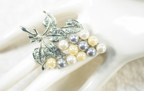 Vintage Rhinestone Pearl Brooch, Silver Rhineston… - image 1