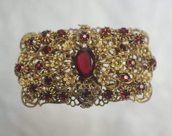 アールデコ調チェコフィリグリーブローチ：レッドフェイクルビーライン