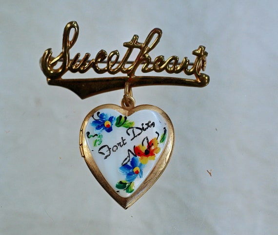 Vintage Sweetheart Heart Brooch/Locket, WWII Mili… - image 2