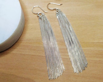 Orecchini pendenti in argento, orecchini lunghi in argento, orecchini con frange in argento - "Pompon"