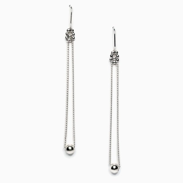 Boucles d'oreilles pendantes Argent boule, Boucles d'oreilles longues chaine et perle d'argent / "Anton"