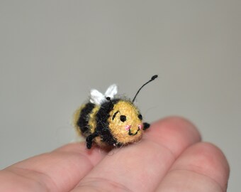 Dollhouse Bumble Bee Micro Bee Crochet Bee Miniature Crochet Animals Dollhouse Miniatures Insects Doll House Toy Bug