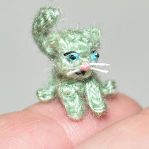 Miniature häkeln Katze Miniatur Kitty häkeln Katzenspielzeug Puppenhaus Spielzeug handgemachte Künstler Bär Katze Liebhaber Geschenk Mini Amigurumi Katze