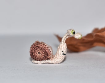 Beautiful Tiny snail - Miniature Crochet snail - Dollhouse snail Sweet cute snail Unique gift idea snail lovers Collectible snail toy