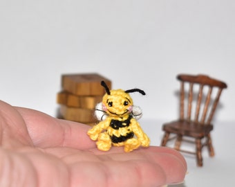 Miniature Bee Tiny bumble bee Miniature crochet Bee Dollhouse miniatures Doll House micro toy Smiling bee unique gift idea