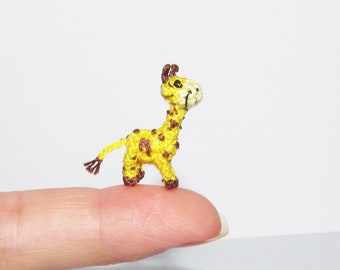 Miniature Giraffe - Tiny Crochet Giraffe - 0.8 inches Tall - Stuffed Animal toy Dollhouse Animal Dollhouse toy Unique Gift Idea