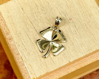 Pingente de trevo de 4 folhas em ouro amarelo 14KT NOVO Tamanho pequeno Amuleto da sorte