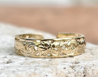14KT Yellow Gold Floral Flower Design with Leaf Trim Detailed Toe Ring NEW Adjustable Size