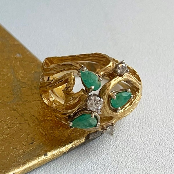 Estate Vintage 14KT Yellow Gold Pear Shaped Emerald And Diamond Mid Century Brutalist Design Ring Size 8.5 Ring