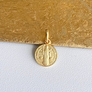 18KT Yellow Gold Mini Solid St Benedetto Benedict Patron Saint of Students/ Europe/ Agriculture Round Medal Pendant Charm Reversible 10mm
