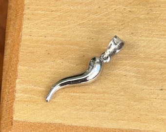 10KT White Gold "Corno" Cornicello Italian Horn Pendant Charm Protect Evil New SMALL SIZE No Chain