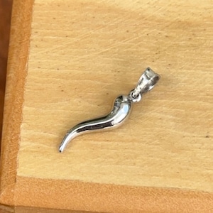10KT Weißgold &quot;Corno&quot; Cornicello Italienisches Horn Anhänger Charm Protect Evil Neue KLEINE GRÖSSE keine Kette
