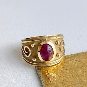 Estate Vintage Polished + Matte Etruscan Byzantine Genuine Cabochon Ruby Cigar Band Ring Size 7