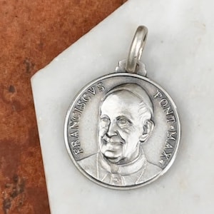 Sterling Silver Antiqued Pope Francis Round Medal Pendant Charm 21mm