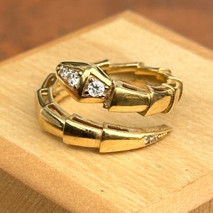 Vintage 18KT Yellow Gold Detailed Snake Wrap Around Design with Size 5