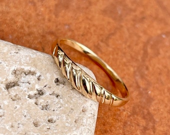 14KT Yellow Gold Dome Ribbed Textured Thin Band Stacking Ring Size 6