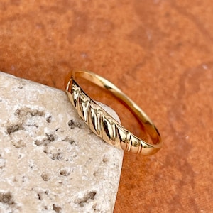 14KT Yellow Gold Dome Ribbed Textured Thin Band Stacking Ring Size 6