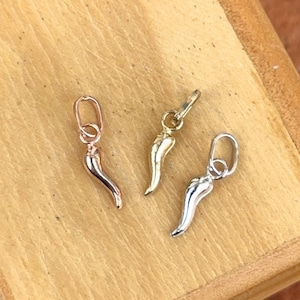 14KT Gold Italienisch Horn Anhänger Charme Protect Evil New TINY Baby Größe Gelb, Weiß oder Rose