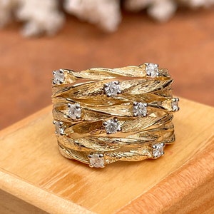 Estate Vintage 14KT Yellow Gold Scattered Diamonds Basket Weave Textured Wide Cigar Band Ring Size 9