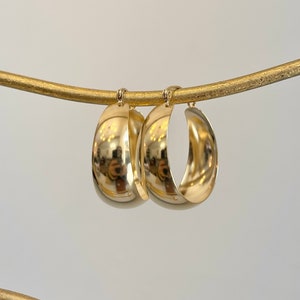 10KT Yellow Gold Tapered 10.5mm Wide Round Hoop Earrings 27mm Chunky Hoops Statement