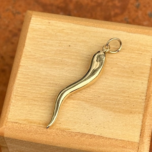 14KT Yellow Gold Solid Heavy Cornicello Corno Italian Horn Pendant Charm Protect Evil NEW 40mm Good Luck