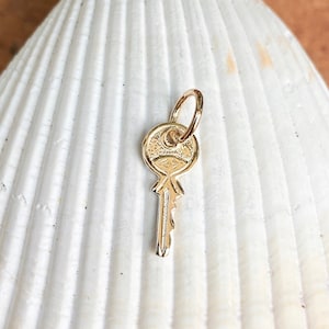 14KT Yellow Gold Polished Rounded Mini Key Charm Pendant Small NEW Lightweight 16MM