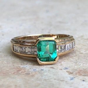 14KT Yellow Gold Emerald-Cut Emerald + Square Baguette Diamond Design Ring NEW