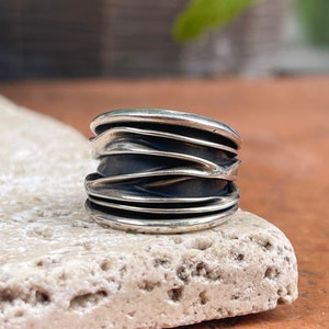 Sterling Silber Art Design Gerippte Breite Zigarre Bandring NEU Größe 8 Künstlerisch Bold