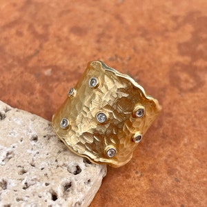 Estate Vintage I Reiss 14KT Yellow Gold Scattered Diamonds Bezel Set Wide Cigar Band Ring Hammered