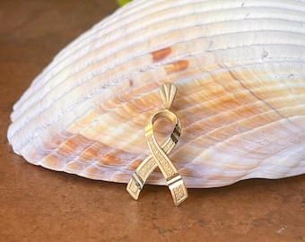 Charm pendentif ruban survivante de sensibilisation au cancer du sein en or jaune 14 carats taille diamant NEUF petite taille