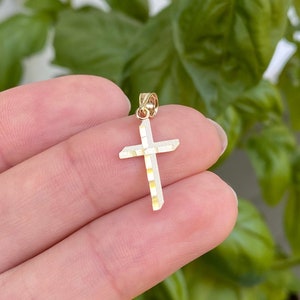 10KT Yellow Gold Small Diamond-Cut Shadow Cross Pendant Charm Textured NEW
