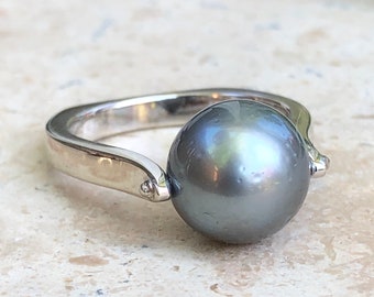 14KT White Gold & Genuine Tahitian South Sea Pearl Unique Ring Brand NEW size 8