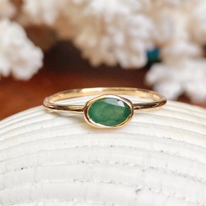 14KT Yellow Gold Oval Bezel Set .55 CT Green Emerald Thin Ring NEW Stackable