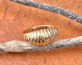 10KT Yellow Gold Polished Dome Ribbed Scalloped Textured Cigar Band Stacking Ring Size 7